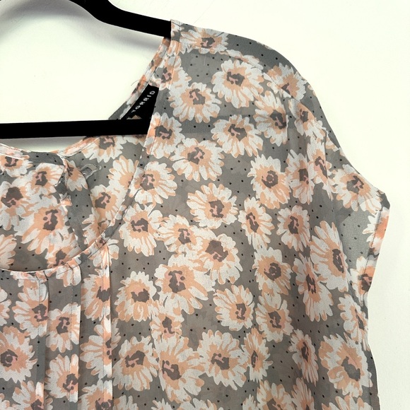 Torrid | Sheer Sleeveless Floral Blouse with Crossover Back - Picture 4 of 7